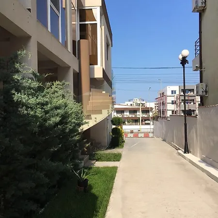 ホームステイ Cazare Mamaia Nord ナボダリ